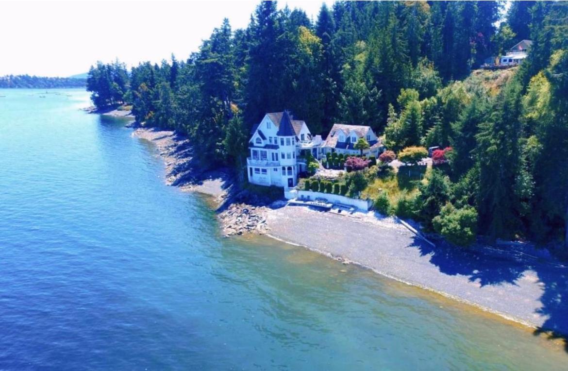 Walkon Waterfront Castle Cove Inn Чемейнус Экстерьер фото